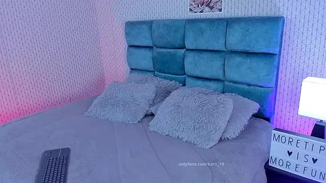 Freechat karoliine_jones on StripChat