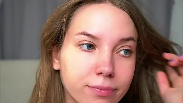 KarriBrownd — suck two fingers