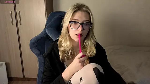 KatanaSVibe — show boobs