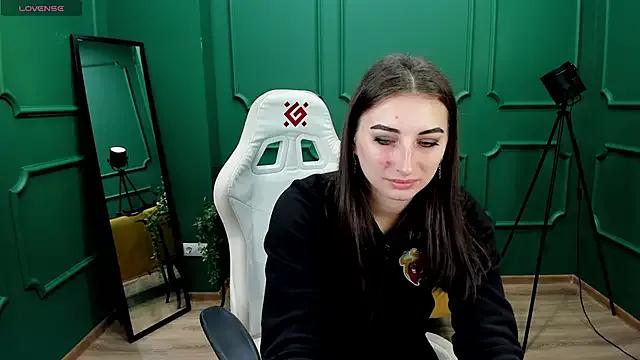 KateLusst — Lick lips
