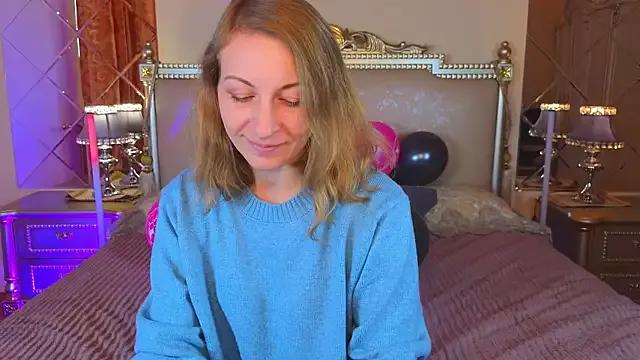 Katherine_Loveau — Hot wax on my ass and spank me 