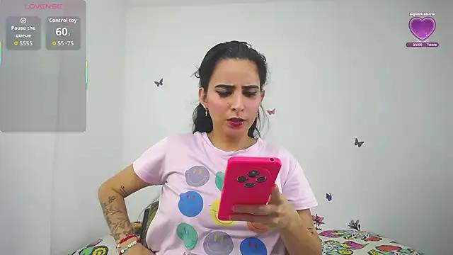 katya_dafne18 — show tits ( . )( . )