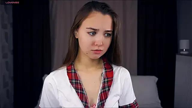 KayleenCurtis — Eye contact close to cam