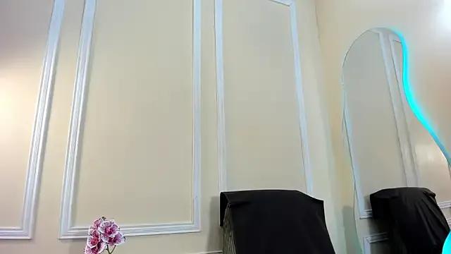 keila_hott20 — naked