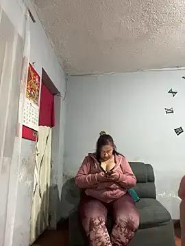 kelly_greys — Finger mi pussy