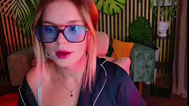 KellyHayden — Handra 1 min