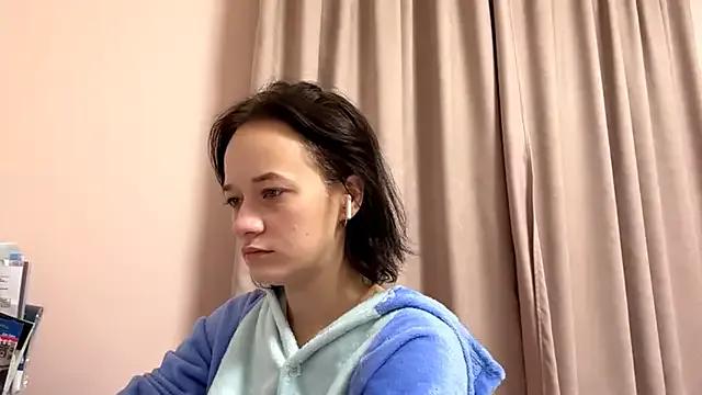 KellySayli — air kiss