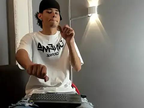 Freechat kenix_777 on StripChat