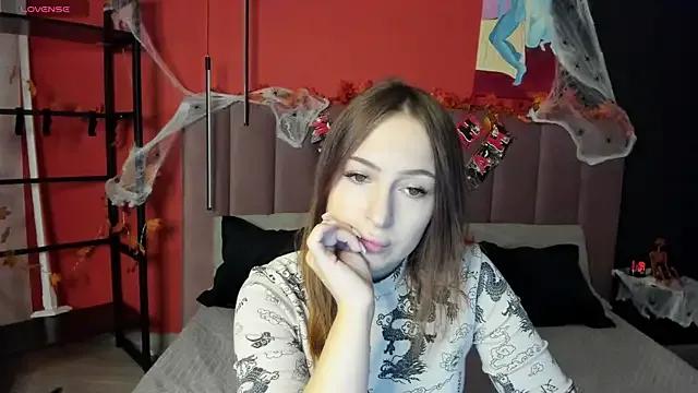 Freechat KetrinWhite on StripChat