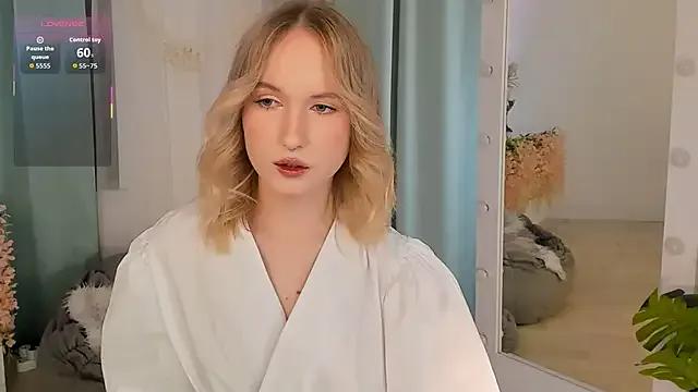 kikishyness on StripChat 