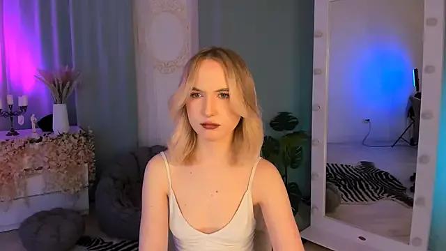 kikishyness on StripChat 