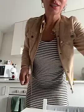 Freechat KimKelly13 on StripChat