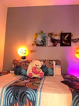 KimTayloor1 — SPIT PUSSY + PASS MY FINGERS