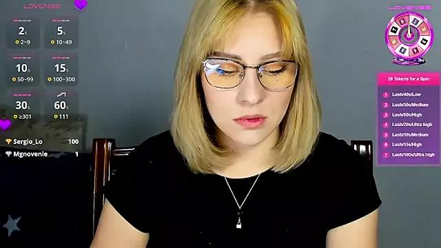 Freechat KindKristy on StripChat