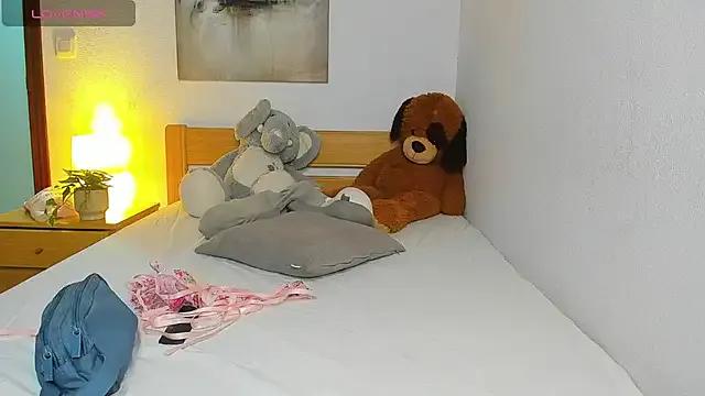 kinkyCharlotteee — MAKE ME SQUIRT ALL OVER DADDY!!