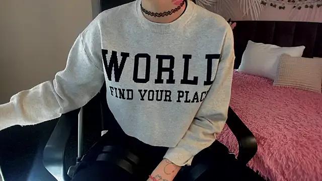StripChat Kira_Key is Freechat Kira_Key — insert the butt plug into my ass