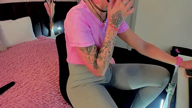 Kira_Key — Dressing me