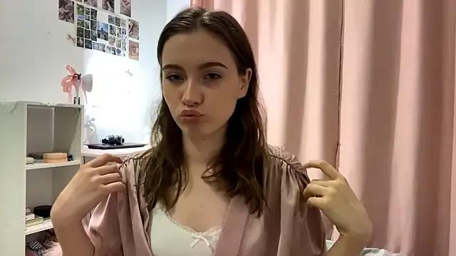 Kira_Sanders — play cute lips