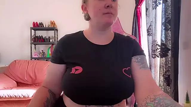 kisicaxx — destroy my top! cut for every 100 tokens