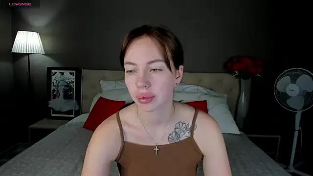 Kissi_Katyy —  pls show me this boobies
