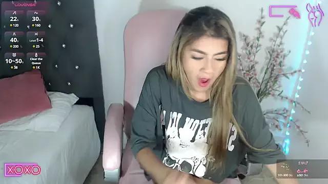 Freechat kitty_girl__ on StripChat