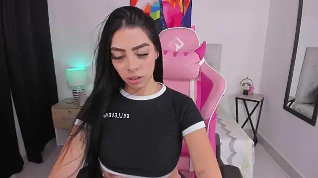 Freechat KristalFoxx on StripChat