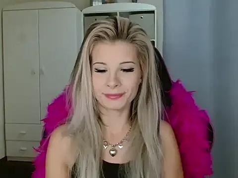 KristineGlow —  SHOW MORE SKIN 