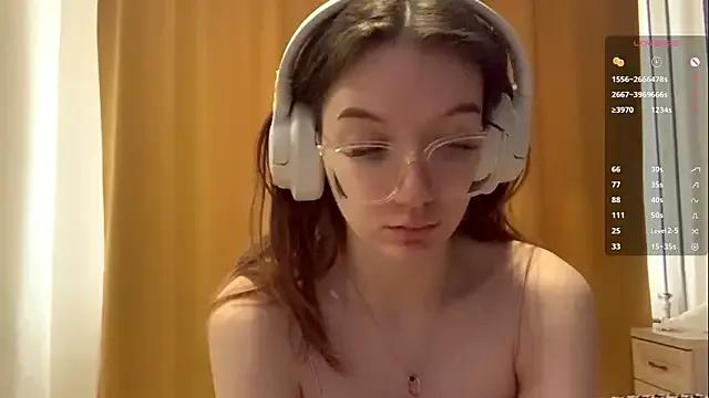KrystinFunches — tease with my little top for underboobi