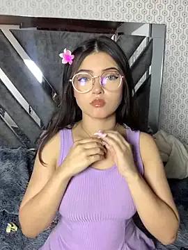 KyliePink_ — Show boobs