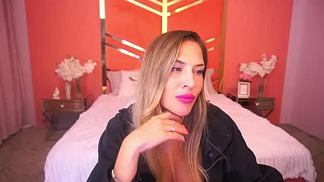 StripChat LadyyLaura is Freechat LadyyLaura — welcome my boy...make me wet today