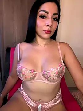 laemmarouse — PLAY WITH MY PUSSY+ SQUIRT EVERYWHERE