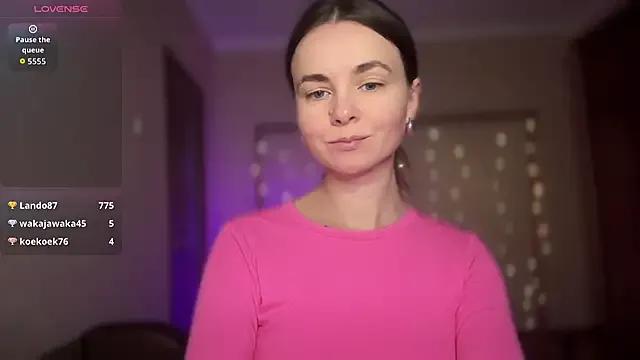 Freechat lanaloulou on StripChat
