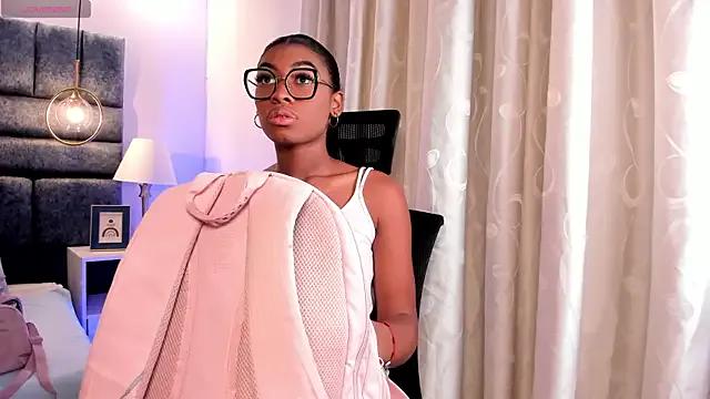 larissa_adams — undress me and bounce my boobs
