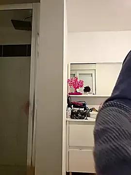 lasexycoquine59 — J'enlve le haut