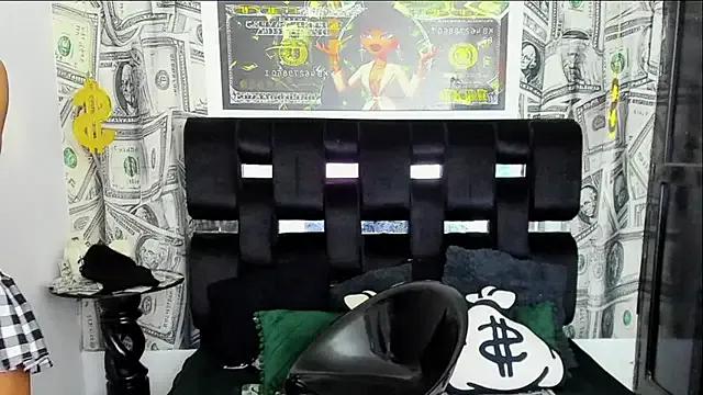 Latin_Doll13 — show ass