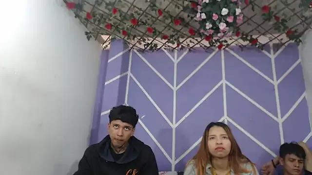 Freechat lau_and_boys18 on StripChat