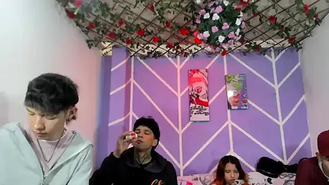 Freechat lau_and_boys18 on StripChat