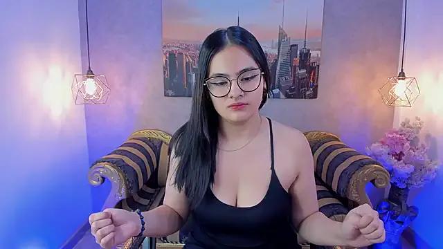 Laura_janne — Flash tits  + kiss 