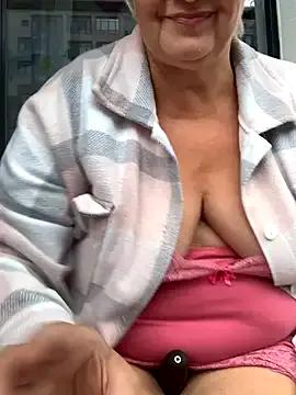 Freechat Laura_Millf on StripChat