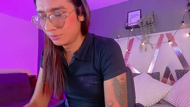 Freechat LauraaGomezz__ on StripChat