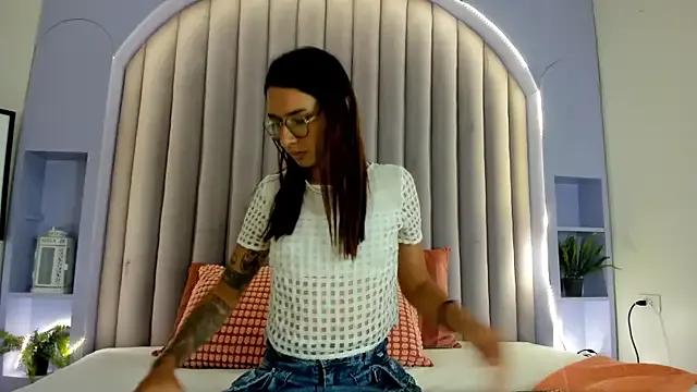 Freechat LauraaGomezz__ on StripChat