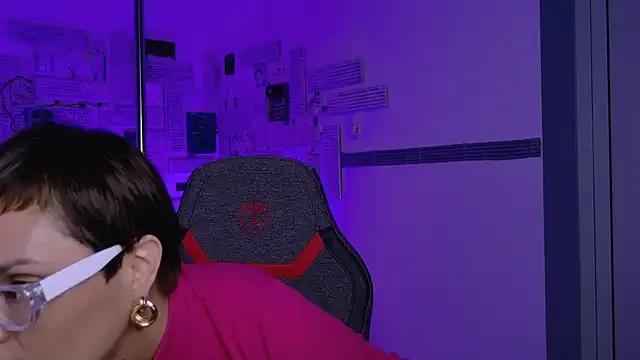 Freechat LauraDavidsons on StripChat