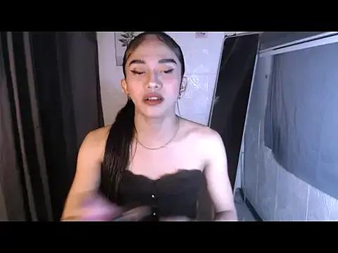 Freechat LauraSoHot on StripChat