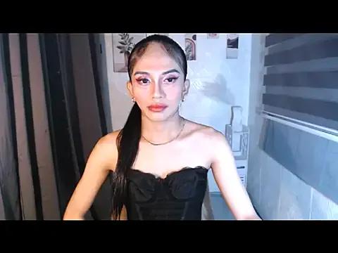 LauraSoHot — LET