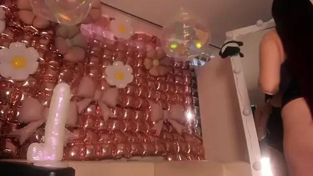 layla_fox — blowjob+saliva in boobs