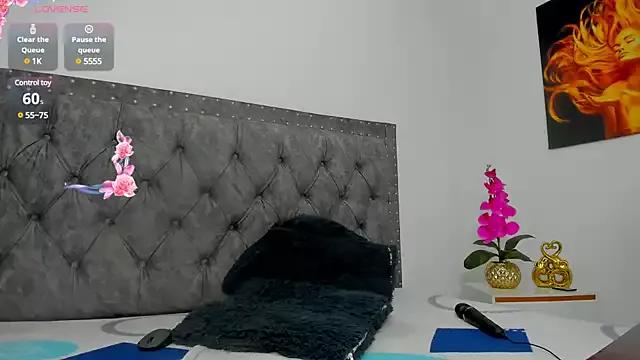 Freechat Layla_kaderr on StripChat