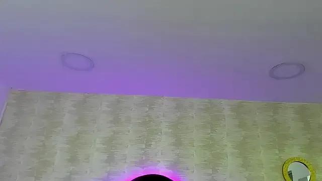 LaylaaDoll — Freechat on StripChat