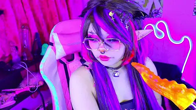 Freechat LaytonBox on StripChat