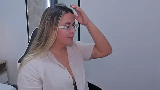 StripChat leia_hatman is Freechat leia_hatman — Undress me