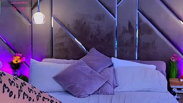 Freechat Lellie__ on StripChat